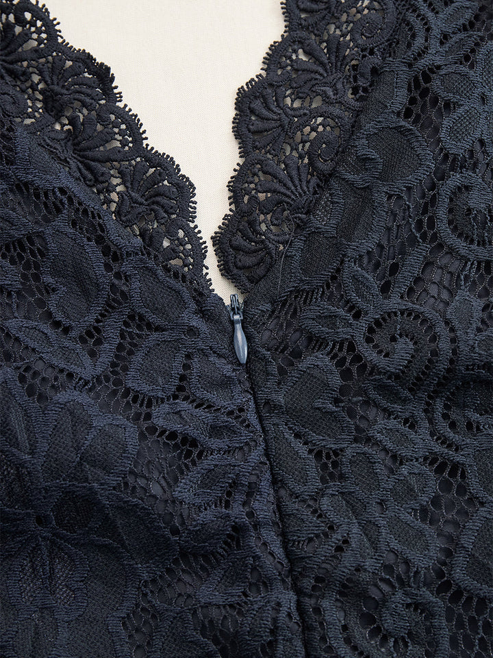 Vintage-Inspired Bohemian Intricate Lace Textured Pattern Sleeveless Waistband Midi Dress