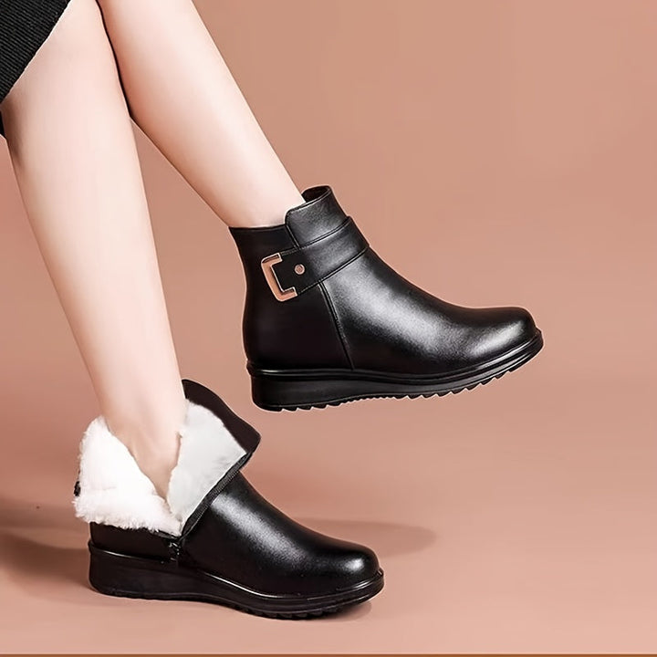 Damen Winterstiefeletten Schwarz mit warmem Futter und Schnallen-Detail