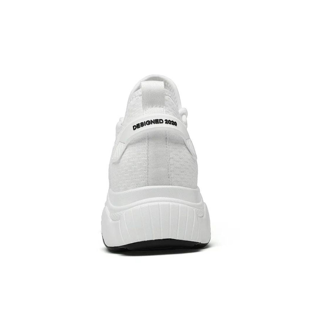 Diskrete erhöhende Herrensneaker mit Stil - MaxLift Boost