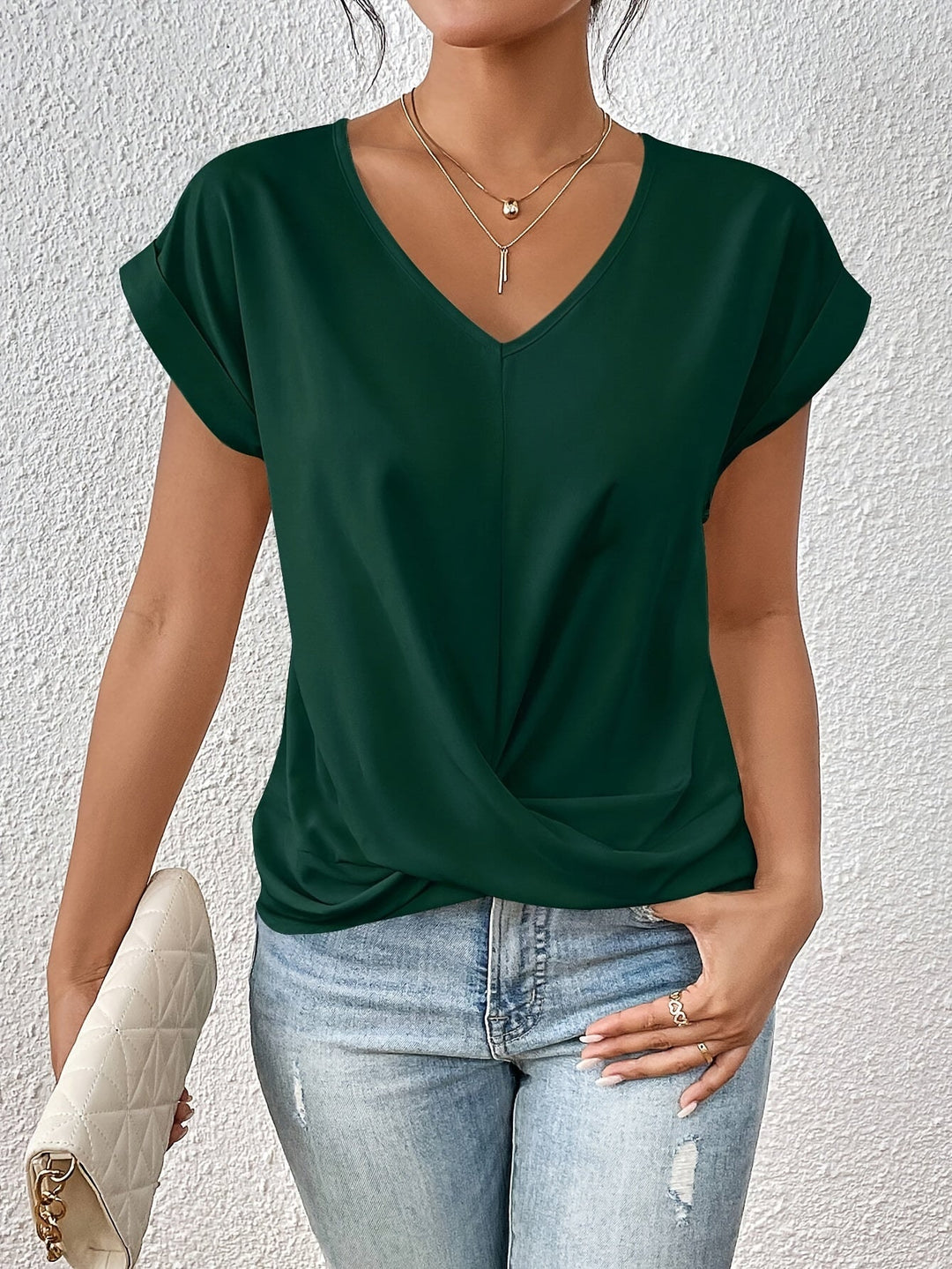 Cleo | Comfortable T-Shirt with Sweetheart Neckline for Everyday Wear