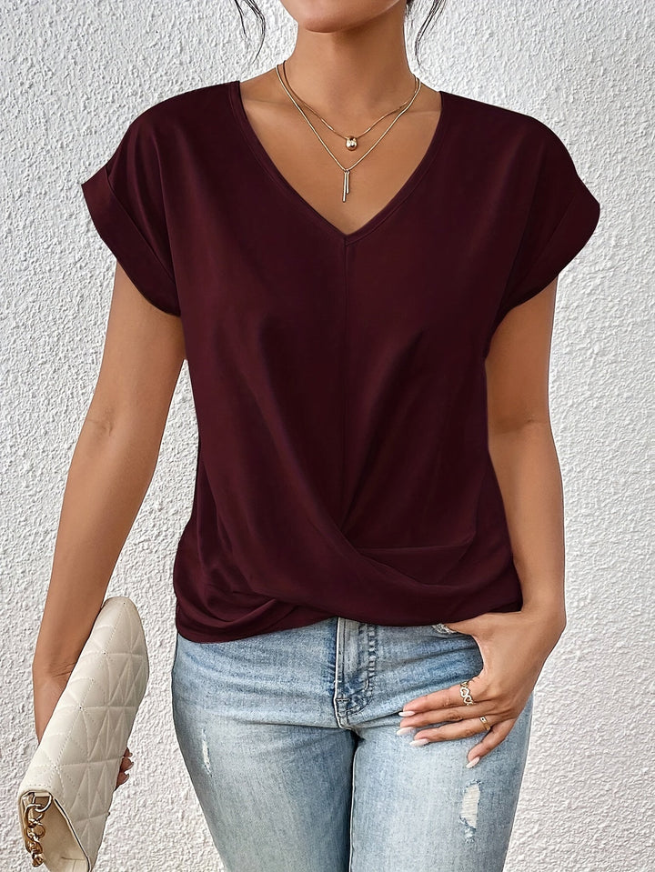 Cleo | Comfortable T-Shirt with Sweetheart Neckline for Everyday Wear