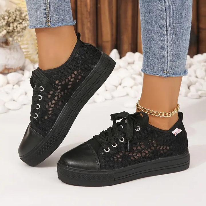 Willemina - Damen Sneaker mit Spitzenmuster und Schnürung