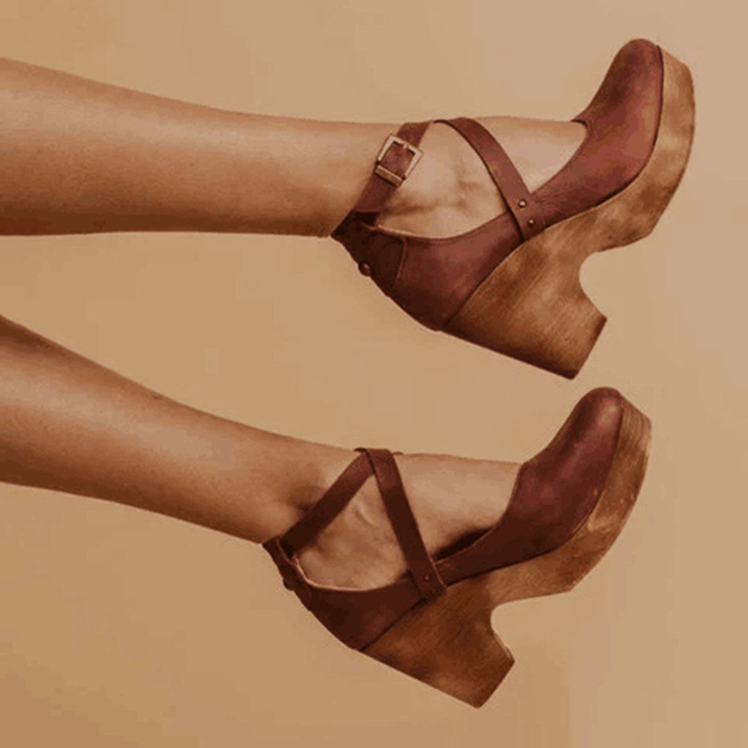 Damen Wedge-Heels mit geschlossenem Zehenbereich, Knöchelriemen und stabiler Basis