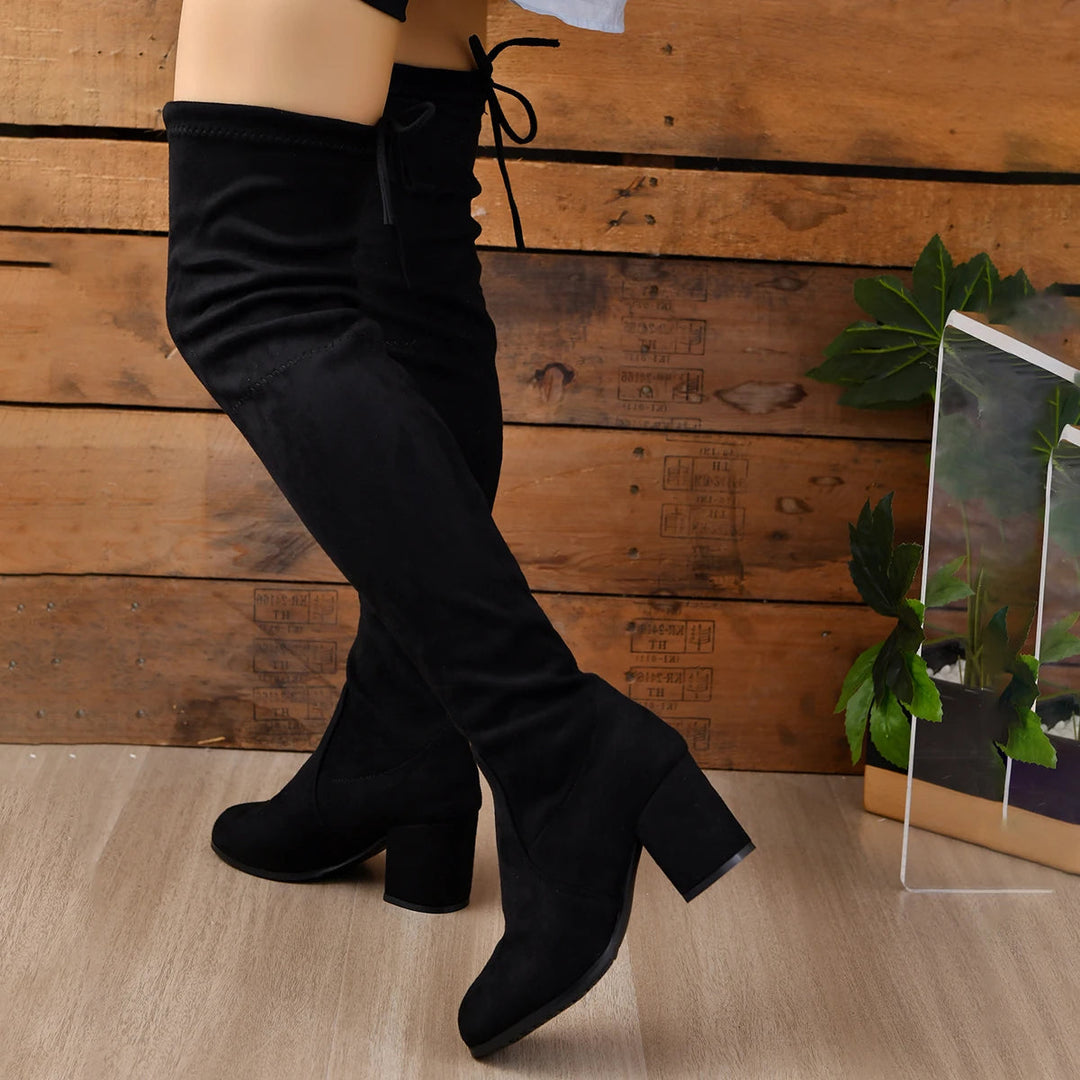 Damen Overknee Stiefel mit Blockabsatz und eleganten Details | Elana