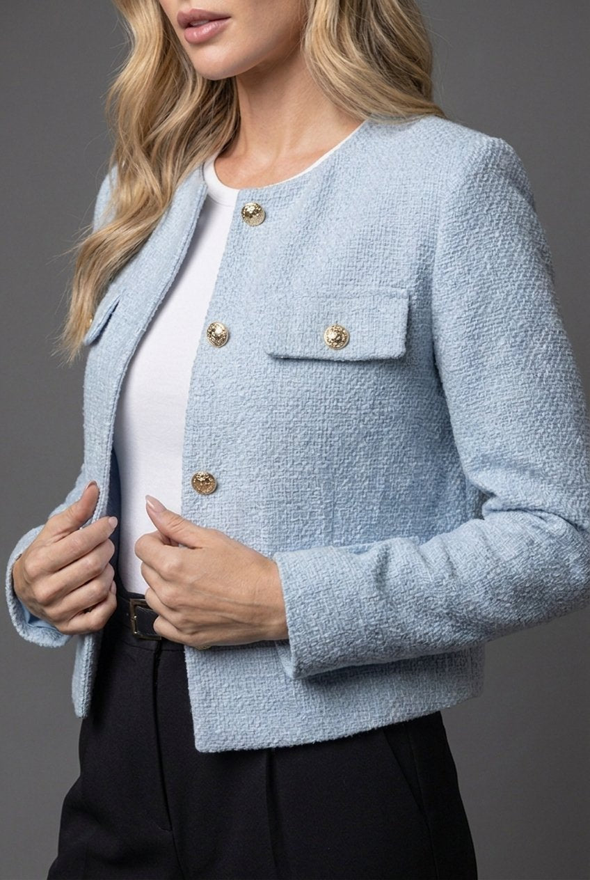 Gekürzter Tweed-Blazer mit goldenen Knöpfen und Klappentaschen