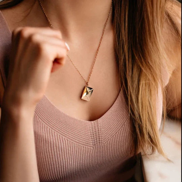 Love Chain | Customisable Letter for Your Loved One