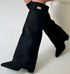 Damenstiefel mit Blockabsatz und eleganter Passform mit Riemchen aus Wildleder oder Leder