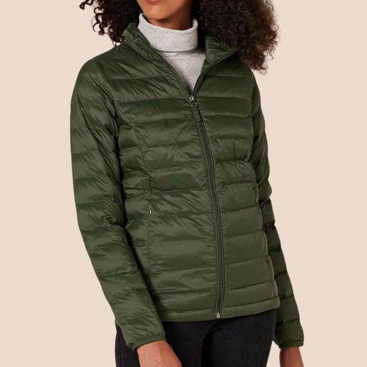 Leichte, verpackbare Pufferjacke für Frauen