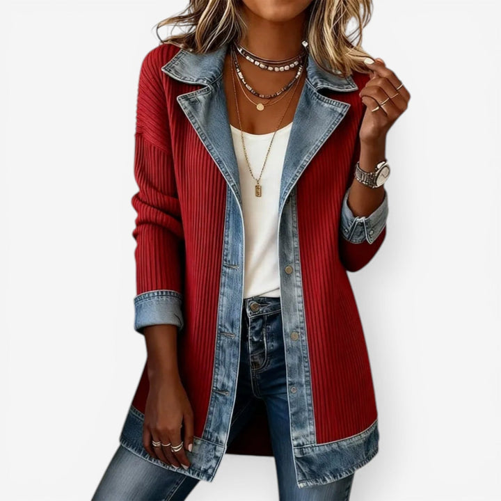 Bethany | Elegante Jacke mit geschichtetem Kragen und Knöpfen