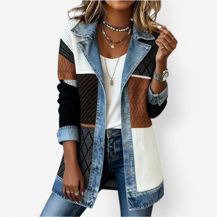 Bethany | Elegante Jacke mit geschichtetem Kragen und Knöpfen