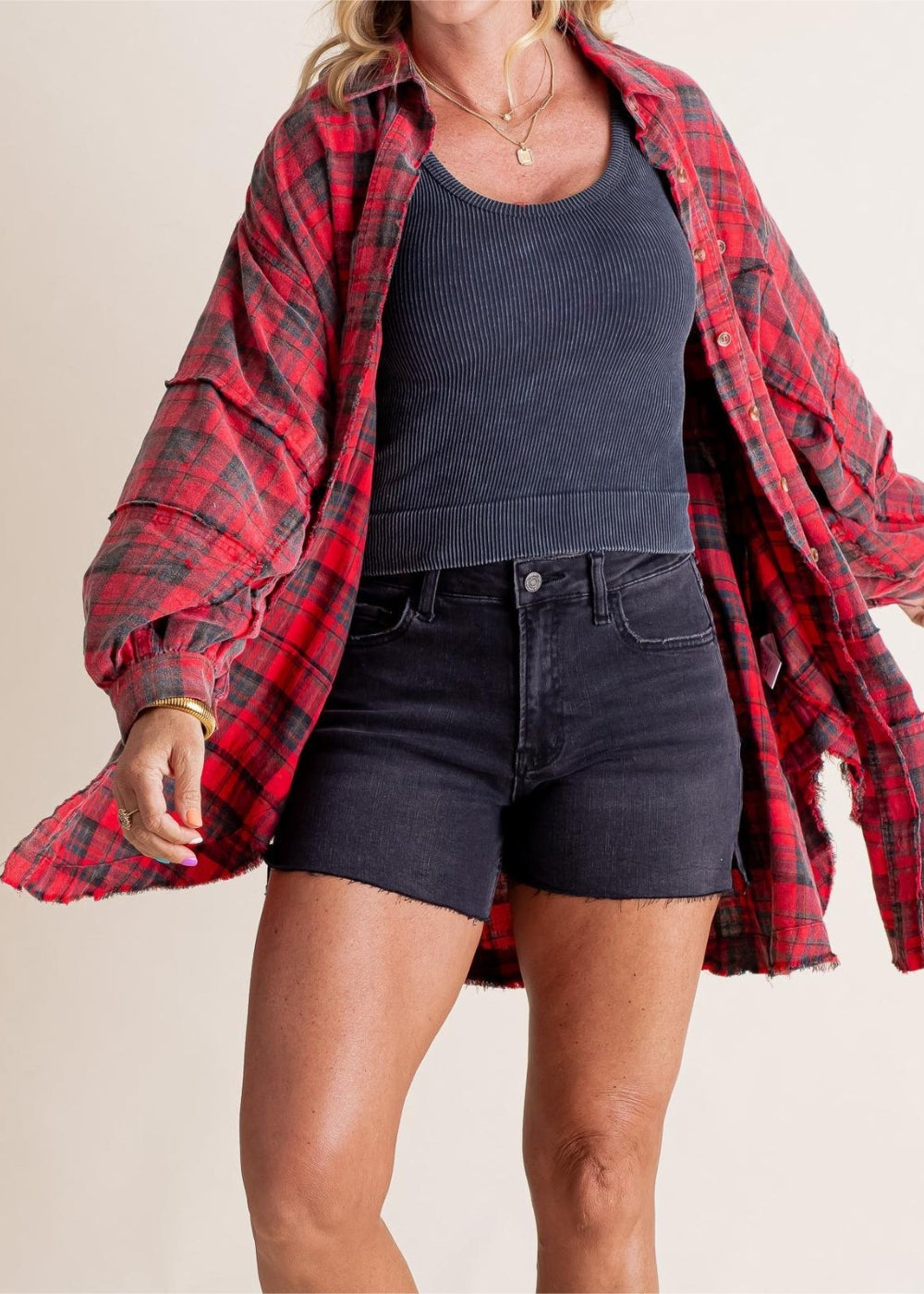 Raw Edge Übergröße Hemdjacke – Gewaschenes Flanell-Layer mit Taschen