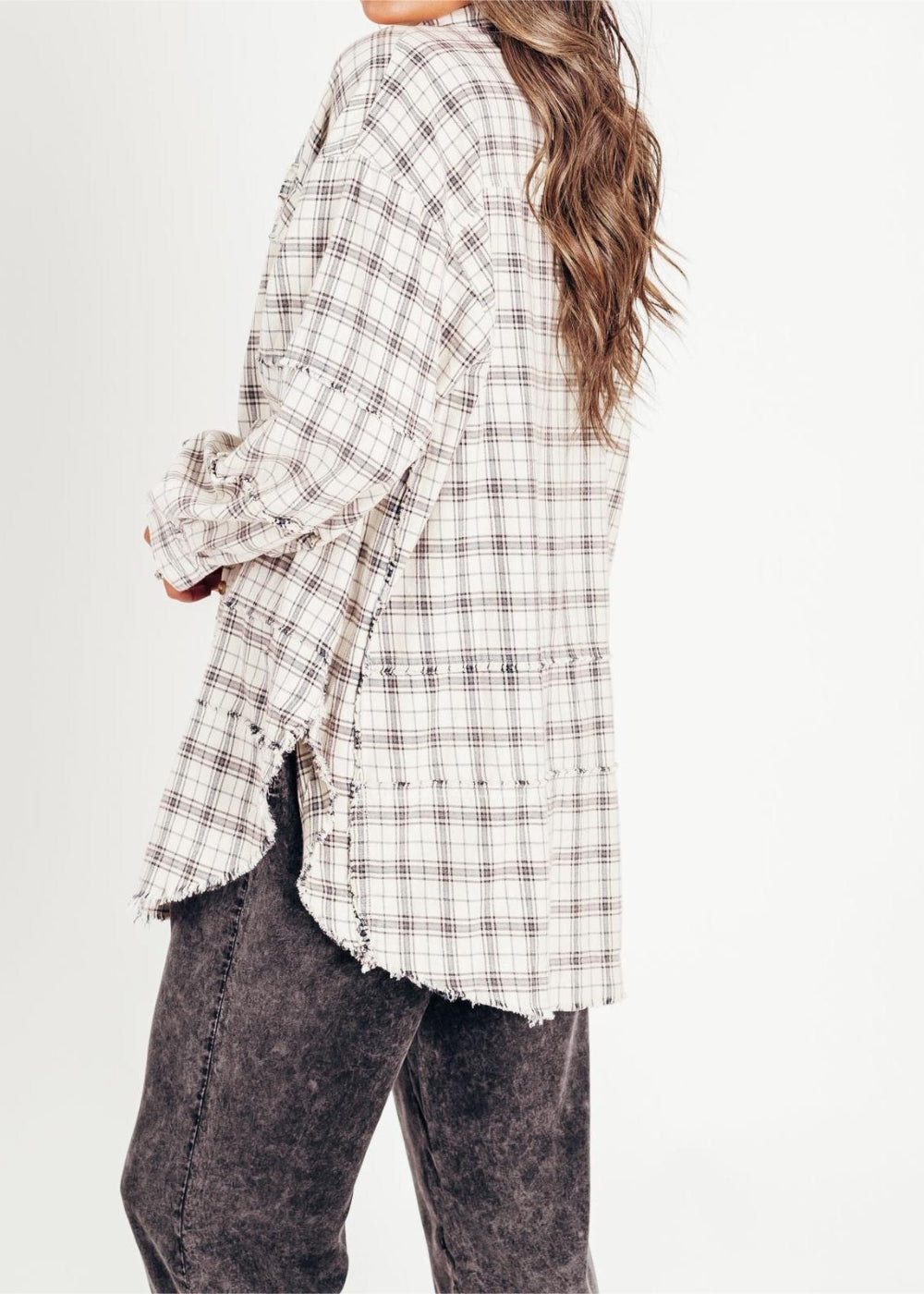 Raw Edge Übergröße Hemdjacke – Gewaschenes Flanell-Layer mit Taschen