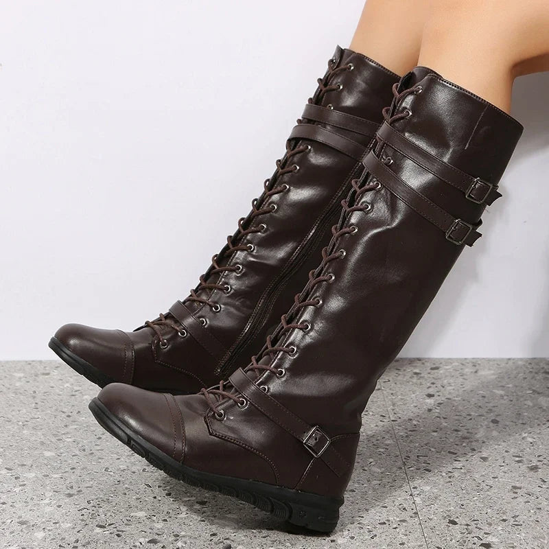 Stiefel für Damen mit Schnalle