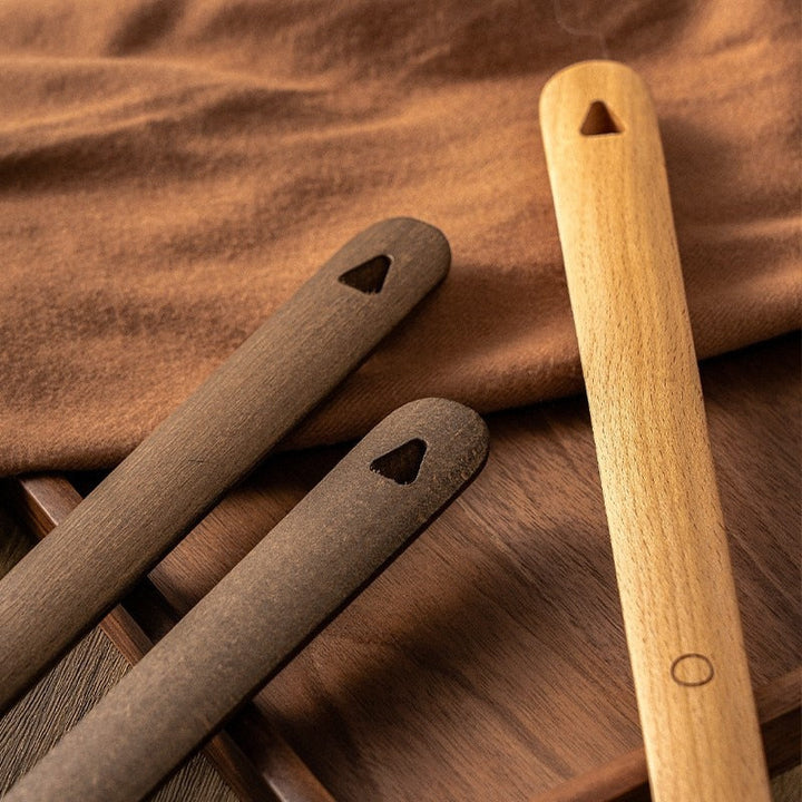 Sandsberg | Shoe Horn with Long Handle | Magnetic Wooden Design | Natural Wood