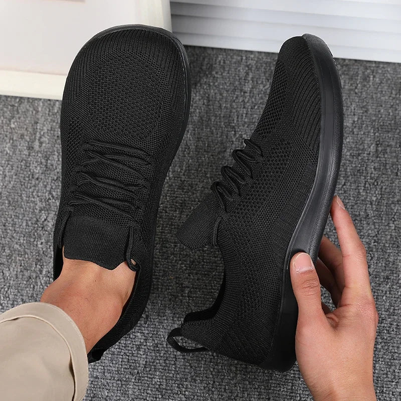 Strider | Sportliche, schmerzlindernde Schuhe
