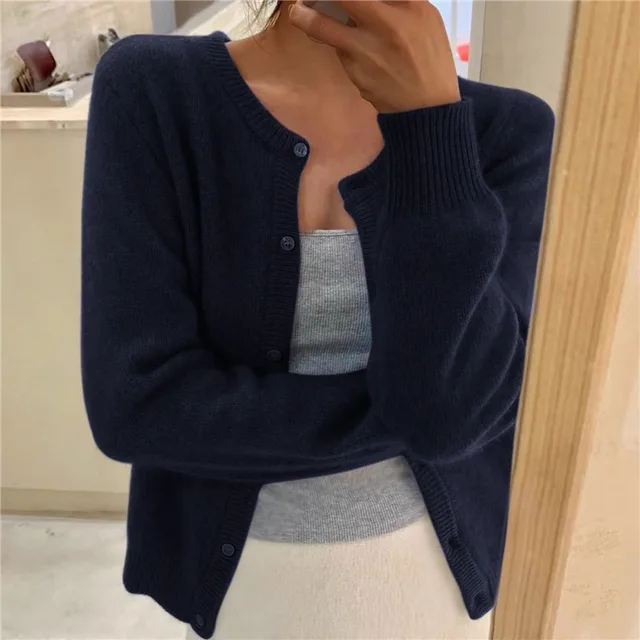Weicher Strick-Cardigan mit Knopfverschluss und Rundhalsausschnitt