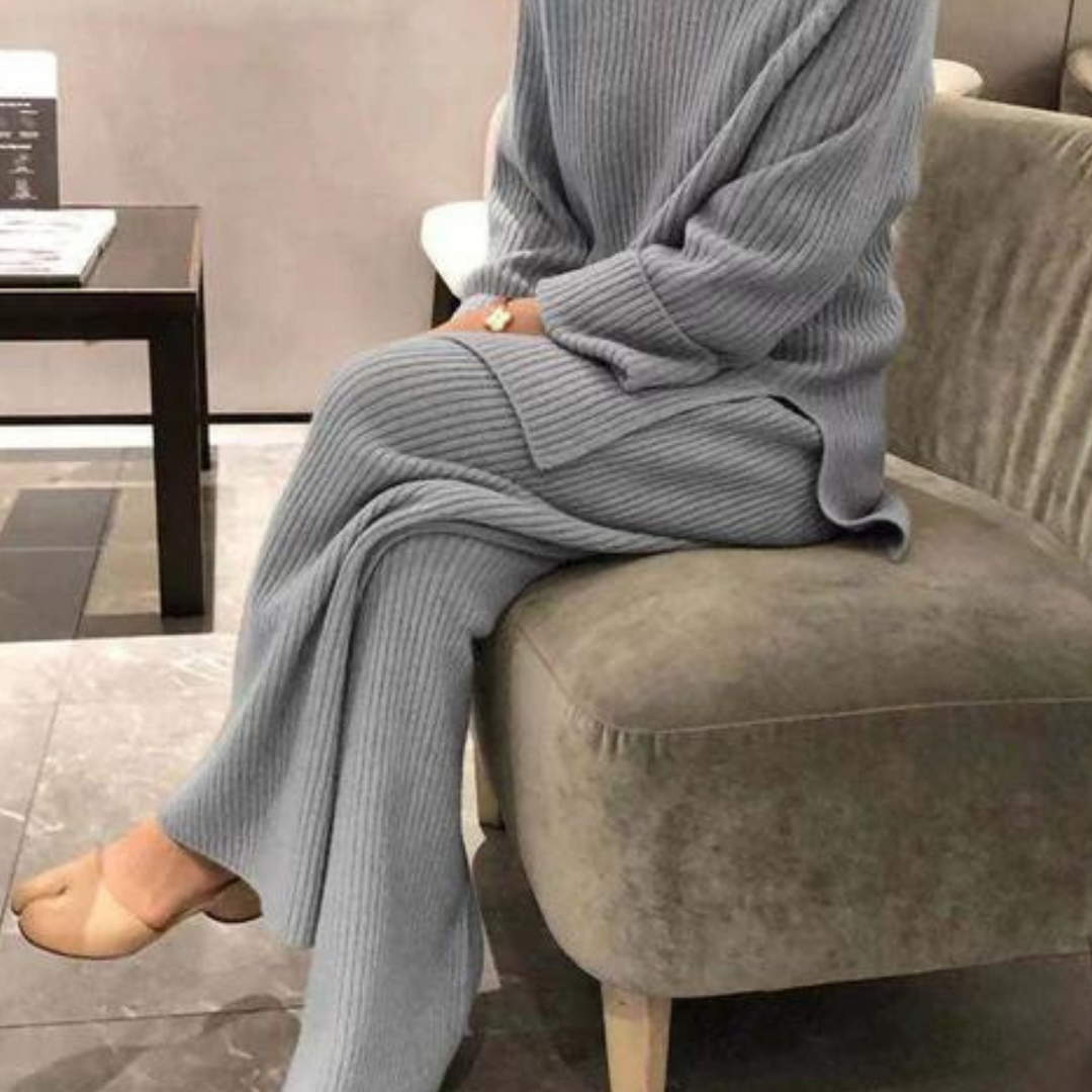 Samantha - Trendy Set aus Pullover und Strickhose