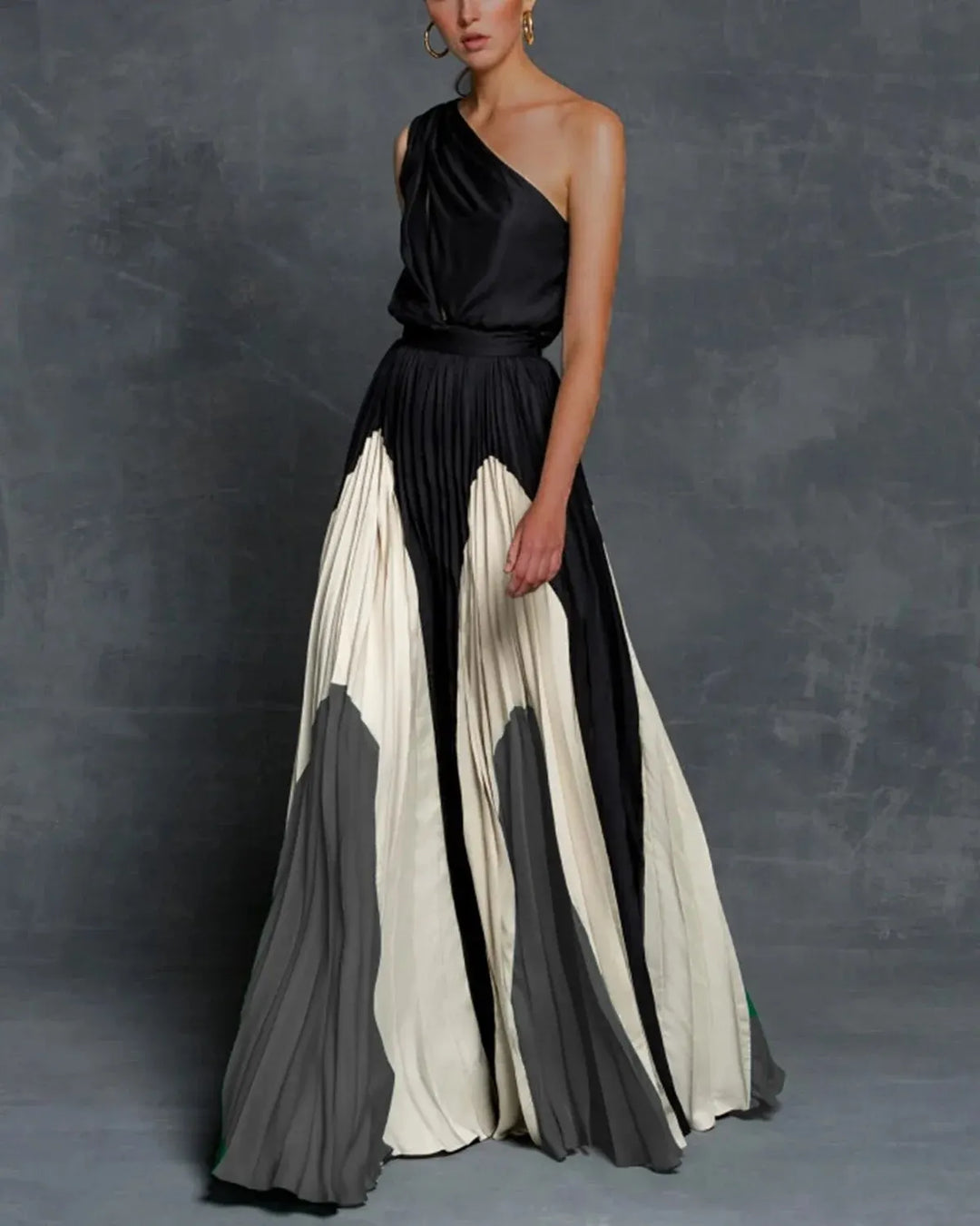 Amber | Einseitig asymmetrisches, plissiertes Abend-Maxi-Kleid