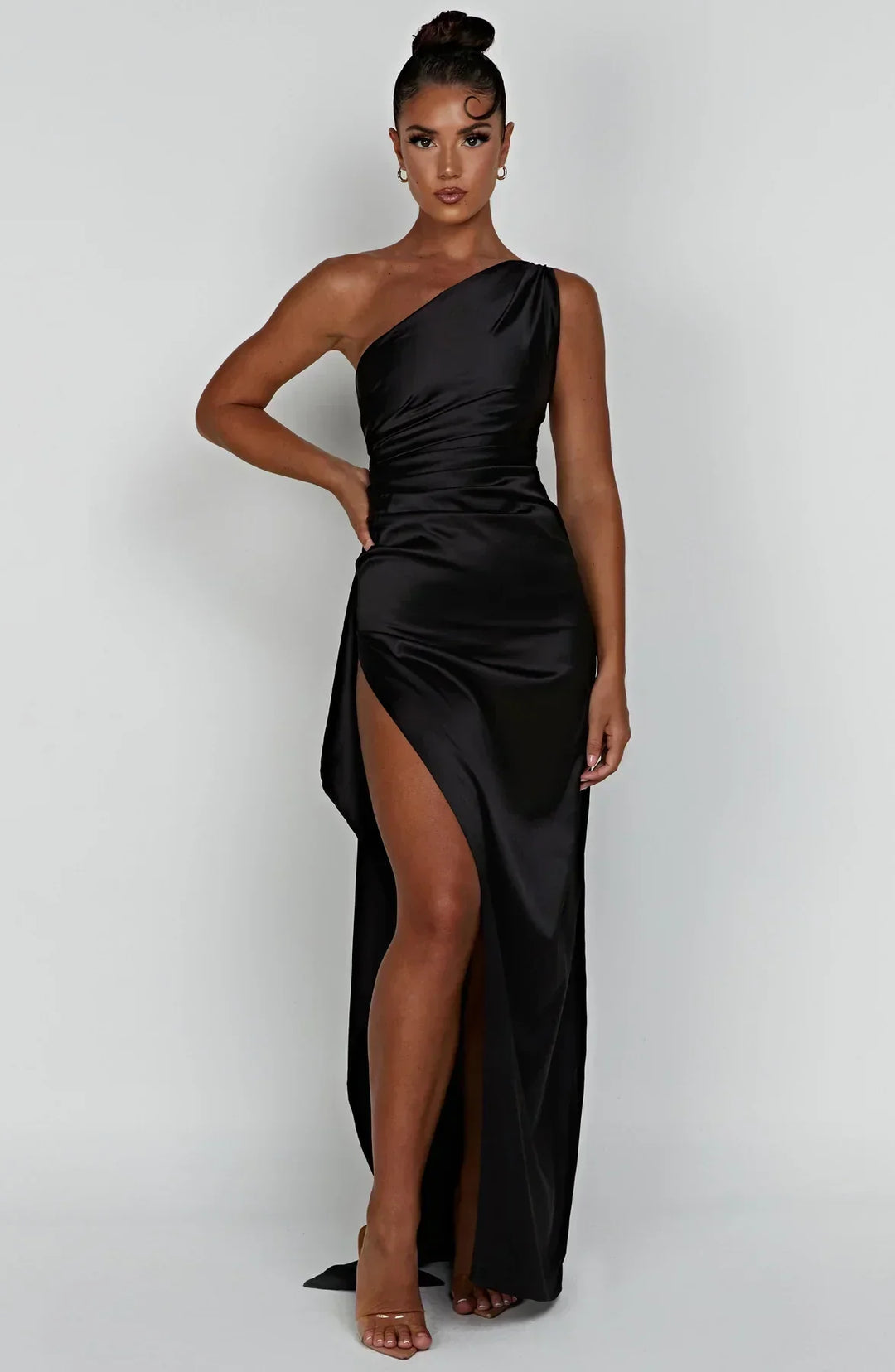 Elara - Luxe Satin Ein-Schulter Splitkleid