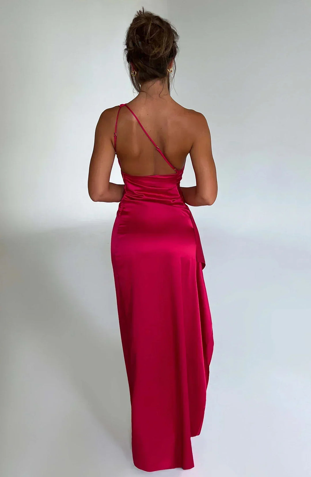 Elara - Luxe Satin Ein-Schulter Splitkleid