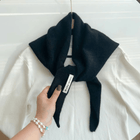 Triangular Knitted Scarf in Niche Wool – Warm, Elegant & Versatile