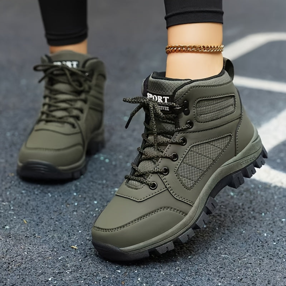 Damen Outdoor-Stiefeletten mit Schnürung &amp; robuster Sohle in Weiß