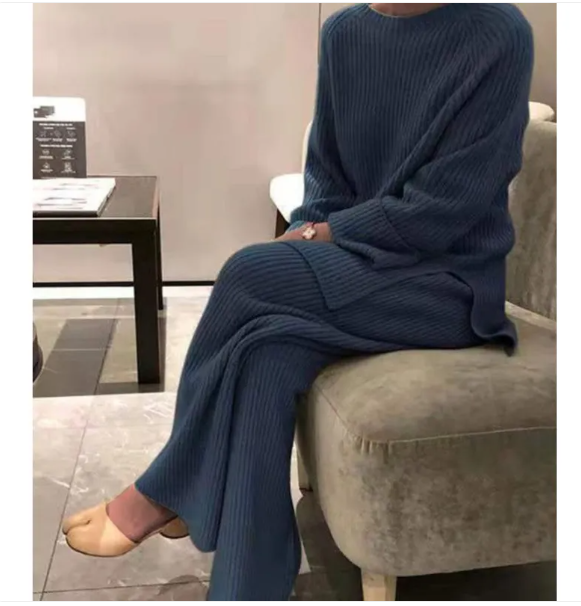 Samantha - Trendy Set aus Pullover und Strickhose