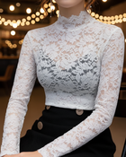 Damen Bluse mit floraler Spitze und hohem Kragen – Langarm, figurbetont, mit Wellenkante