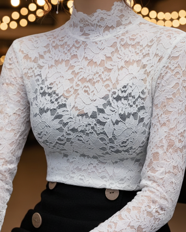 Damen Bluse mit floraler Spitze und hohem Kragen – Langarm, figurbetont, mit Wellenkante