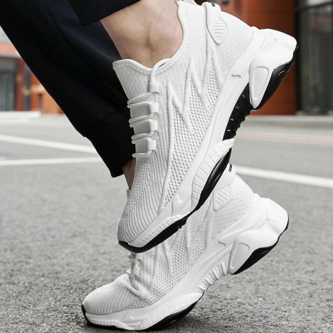 Diskrete erhöhende Herrensneaker mit Stil - MaxLift Boost
