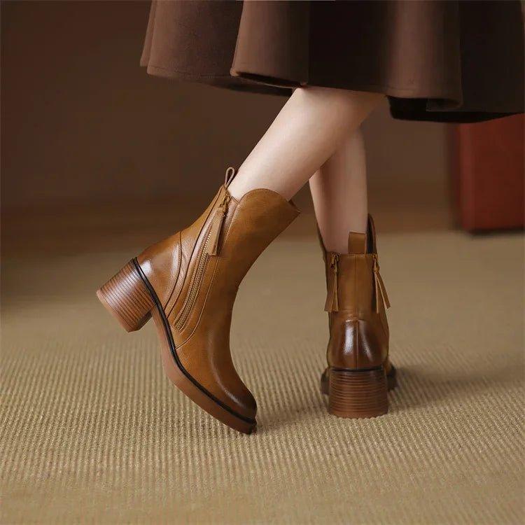 Elegante Damenstiefel mit mittelhohem Blockabsatz