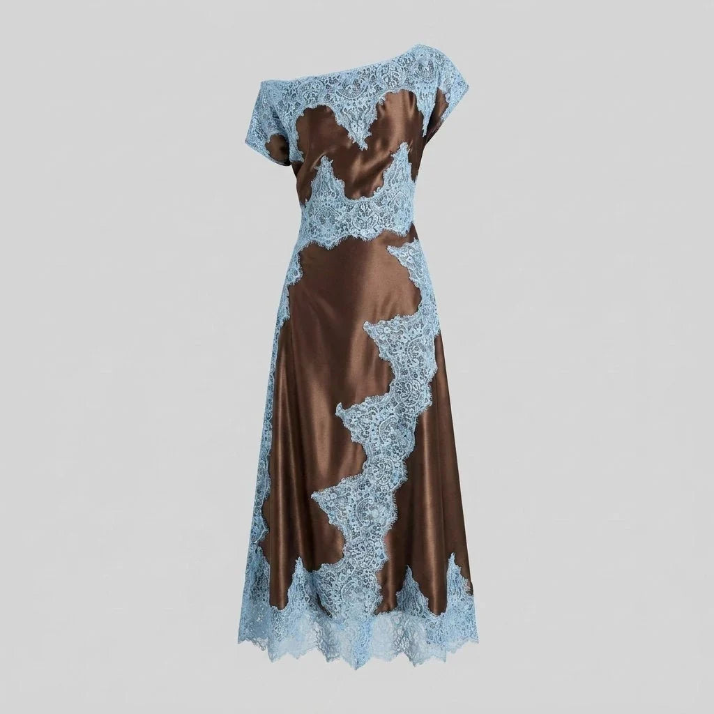 Tracy | Robe longue asymétrique en satin et dentelle pour invitée de mariage