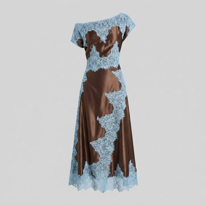 Tracy | Robe longue asymétrique en satin et dentelle pour invitée de mariage