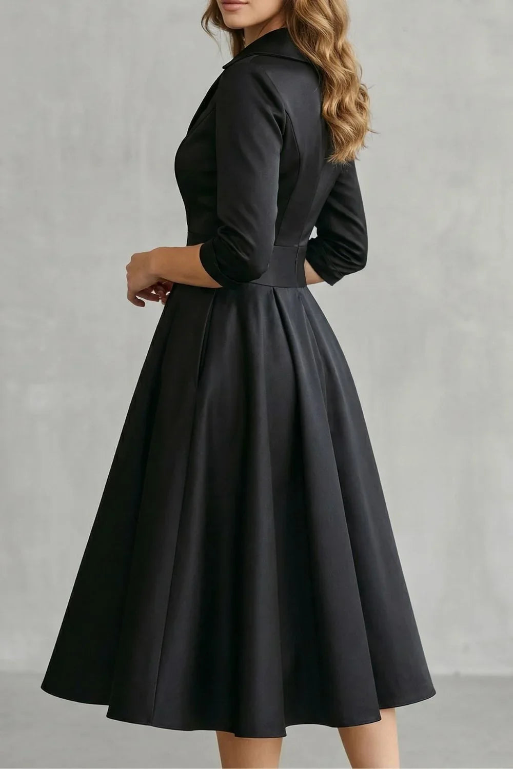 Robe pour femme | Midi à col drapé, coupe cintrée et jupe évasée