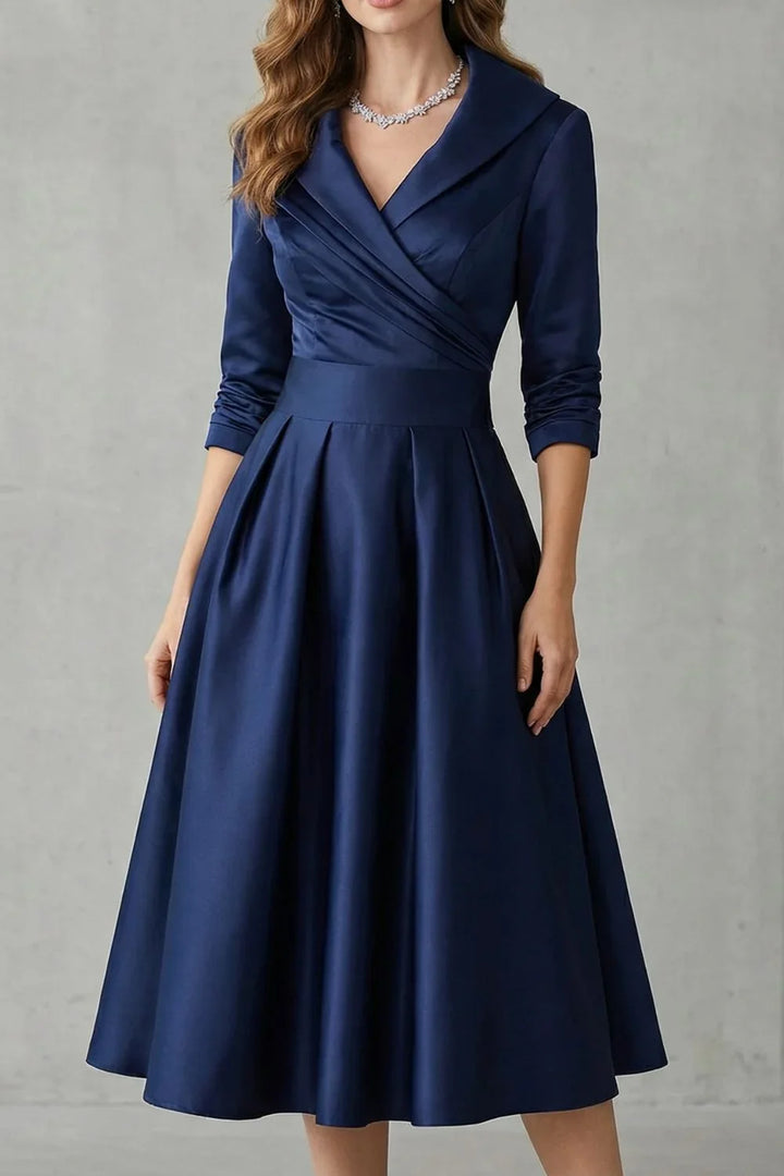 Robe pour femme | Midi à col drapé, coupe cintrée et jupe évasée