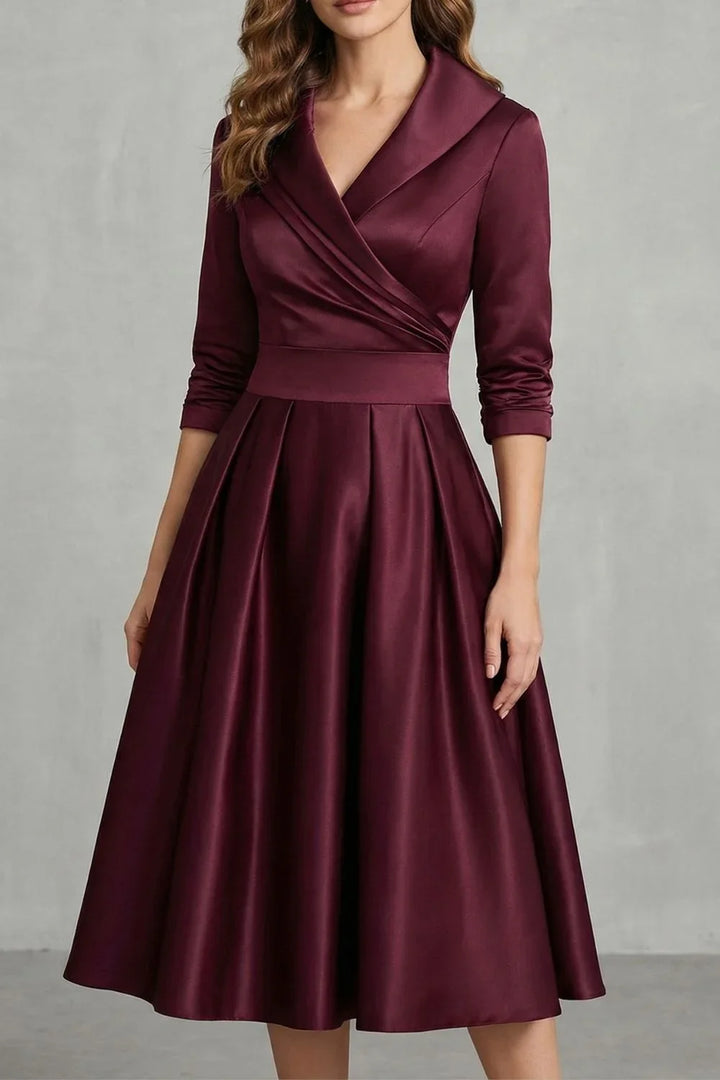 Robe pour femme | Midi à col drapé, coupe cintrée et jupe évasée
