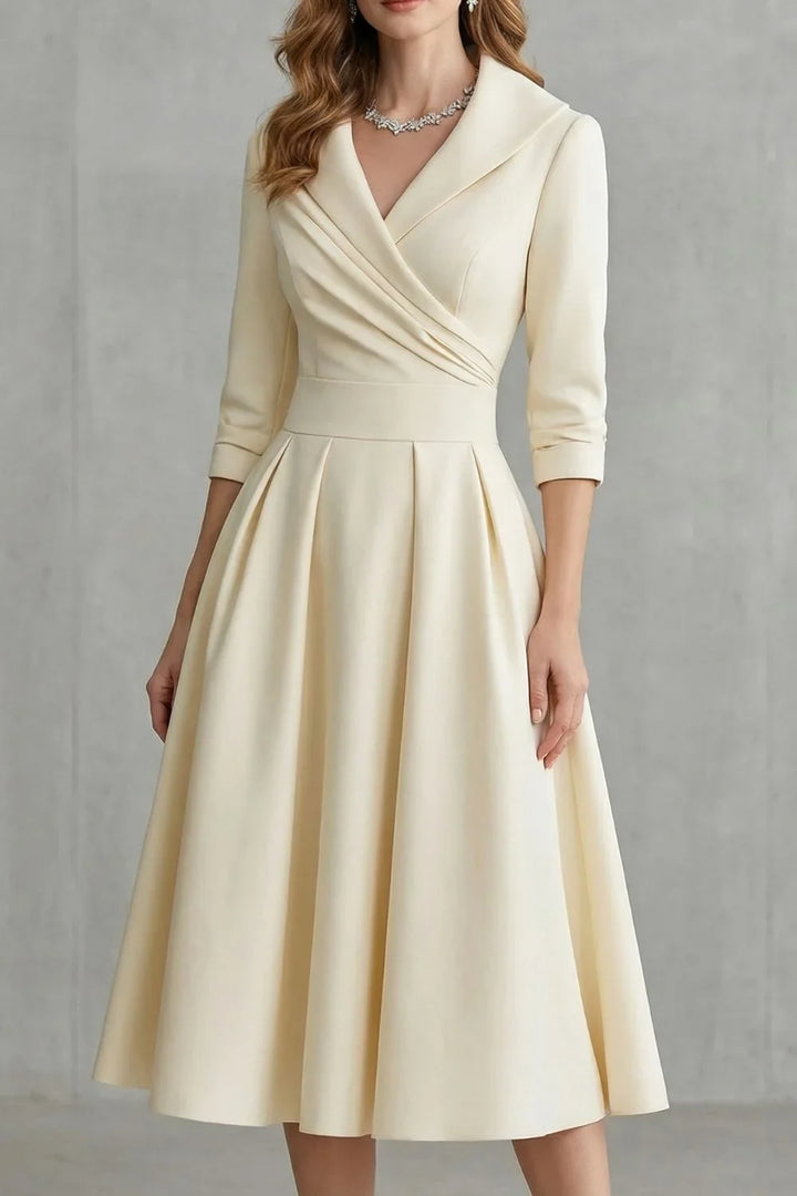 Robe pour femme | Midi à col drapé, coupe cintrée et jupe évasée