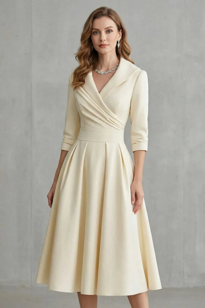 Robe pour femme | Midi à col drapé, coupe cintrée et jupe évasée
