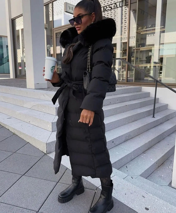 Aria | Damen Lange Gürtel Pufferjacke mit Fellkapuze